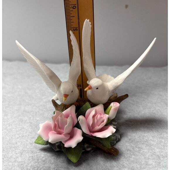 Holsted House Enchanting White Doves the Porcelain Garden Collection Birds 2001 - Picture 5 of 16